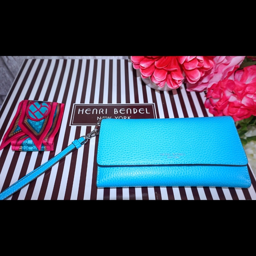 HENRI BENDEL UPTOWN ORGANIZER WRISTLET WALLET